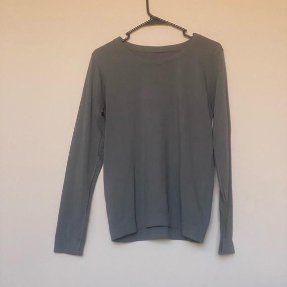 Lululemon Swiflty Tech (Breeze) *Relaxed Fit -Grey Sage - Picture 3 of 6